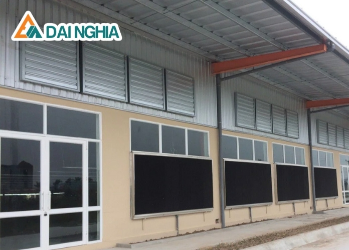 Đồng bộ theo tone màu chủ đạo giữa lam gió & nhà xưởng.