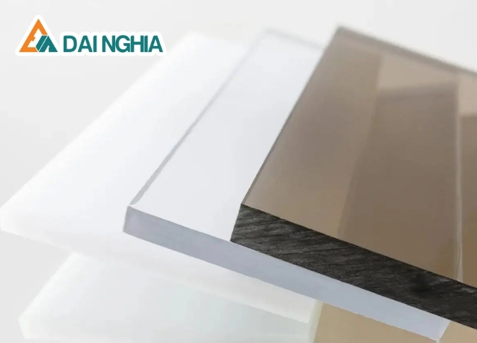 Tấm Poly đặc 8mm là gì?