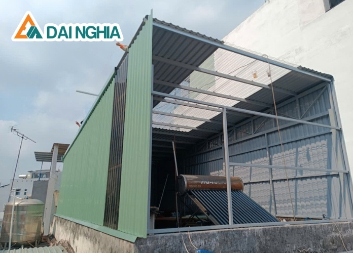 Ứng dụng tấm Poly 7 sóng vuông dày 0.8mm