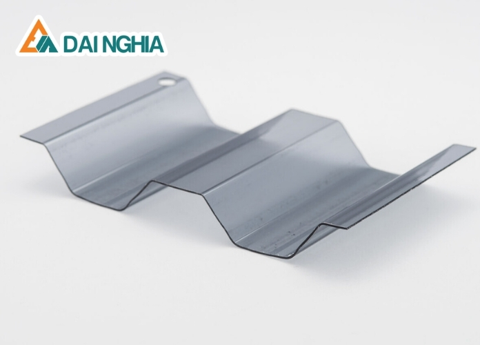 Ưu điểm của tấm Poly 5 sóng vuông dày 0.8mm