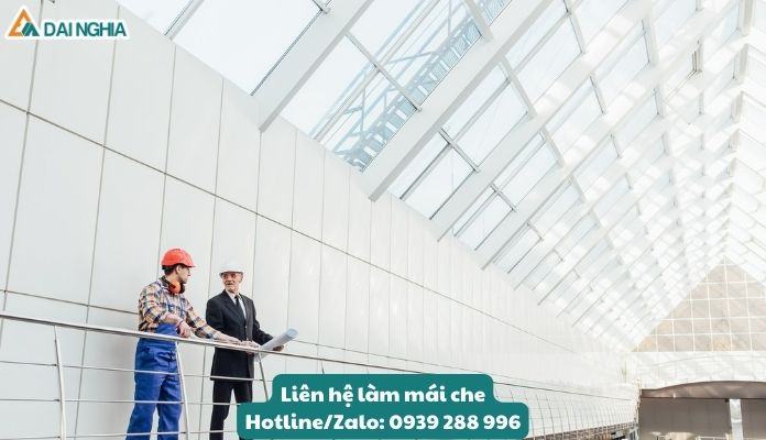 Dịch vụ thi công, lắp đặt mái che Poly lấy sáng uy tín – hiện đại khu vực TP. HCM