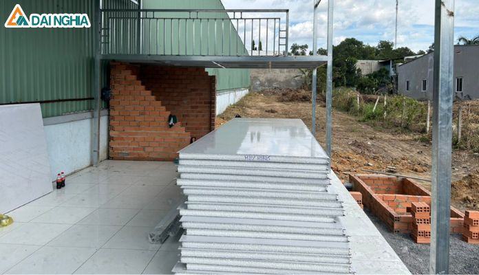 Vách Panel có thiết kế đơn giản và dễ dàng lắp đặt