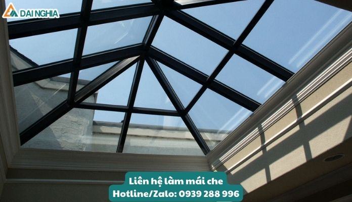 Làm giếng trời bằng mái che Poly