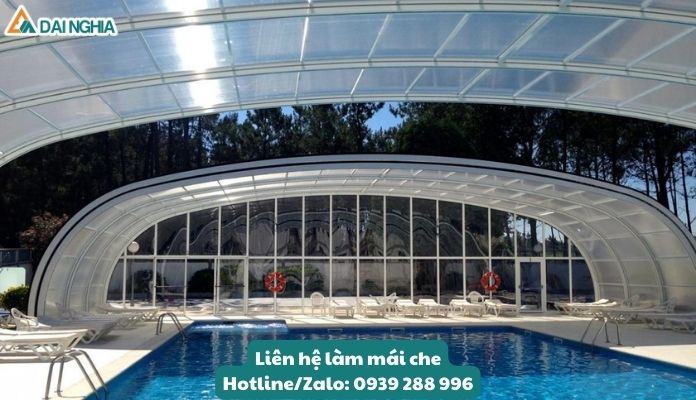 Làm mái che cho bể bơi