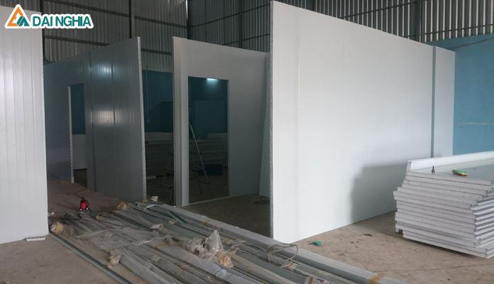 Thi công vách ngăn Panel - xưởng Đại Nghĩa