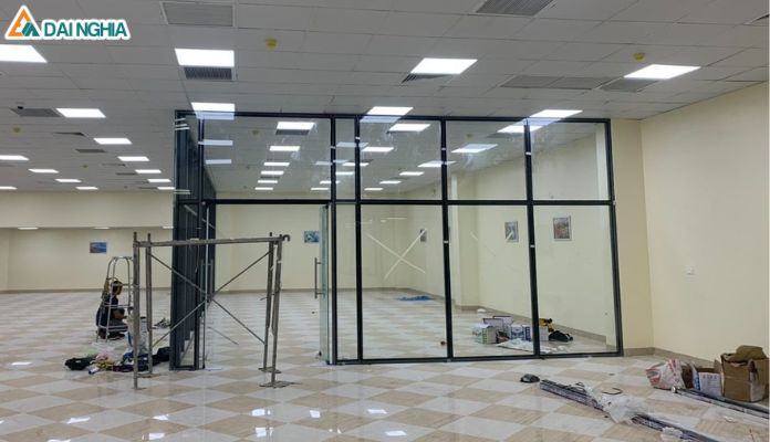 Dịch vụ thi công vách ngăn Nhôm kính giá rẻ – uy tín – chất lượng tại TP. HCM