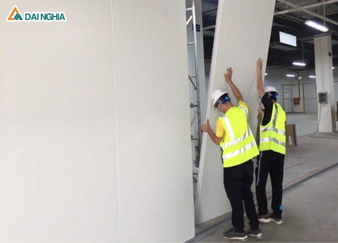 Thi công vách ngăn Panel cách nhiệt