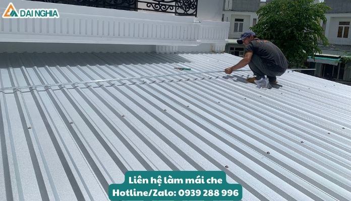 Dịch vụ thi công, lắp đặt mái che tôn giá rẻ uy tín – hiện đại khu vực TP. HCM