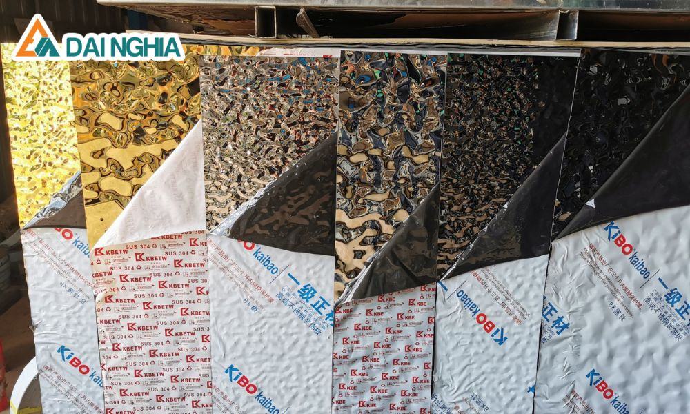 bao gia thi cong tam op tran inox 3d song nuoc