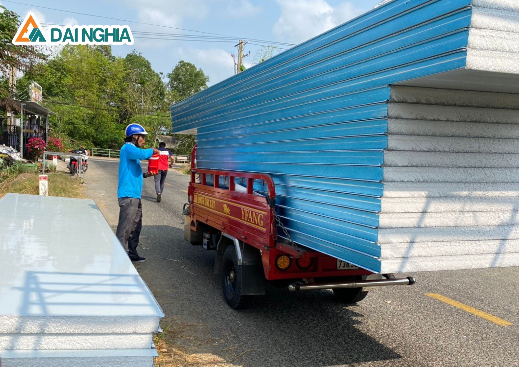 bao gia thi cong vach panel nha xuong kho lanh 4