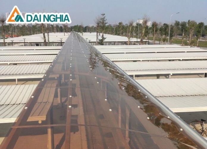 cach bao quan va ve sinh tam lop polycarbonate 4