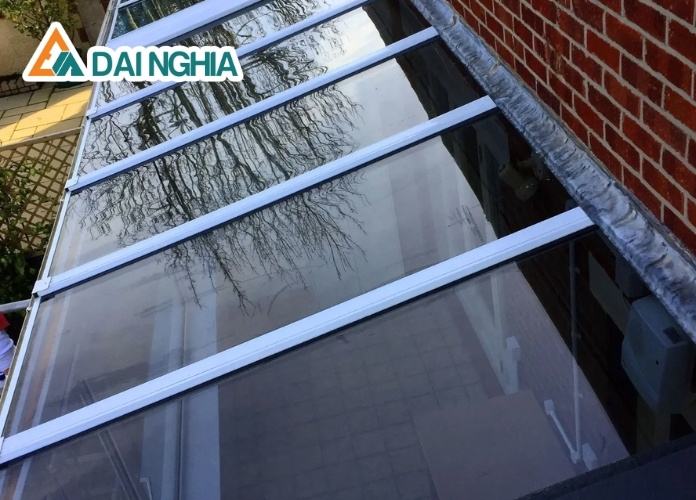 Mẹo chọn mua tấm Poly lấy sáng cách nhiệt tốt