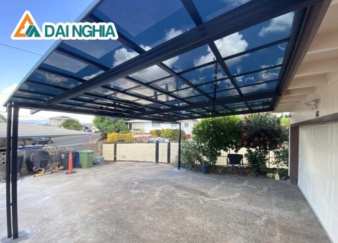 Nên chọn mái Poly ngoài trời màu gì?