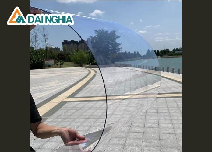 So sánh vách ngăn tấm Polycarbonate với vật liệu khác