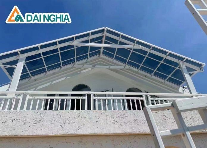 tam polycarbonate dac ruot va ung dung da dang 16