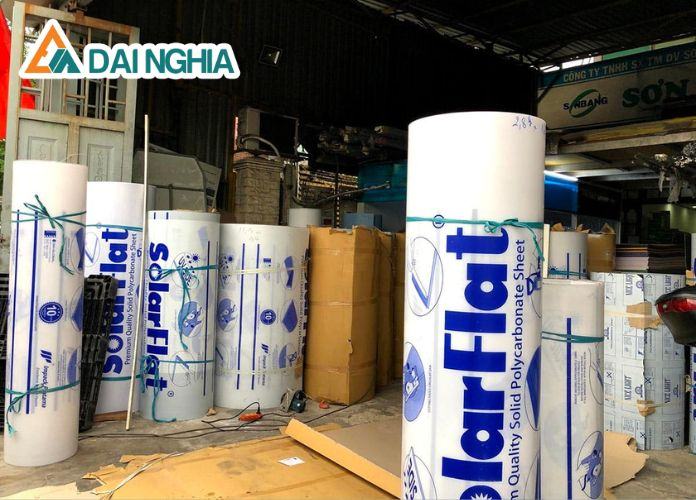 tam polycarbonate dac ruot va ung dung da dang 6