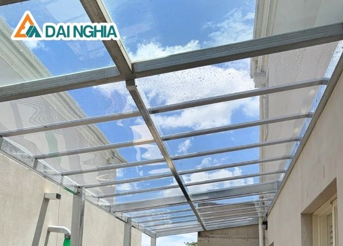 Tấm Polycarbonate là gì?