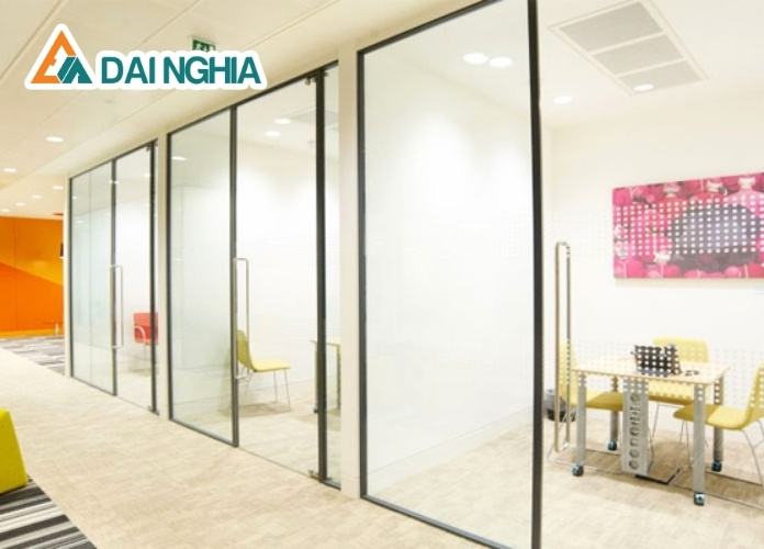 Ưu điểm vách ngăn tấm Polycarbonate chống giọt bắn