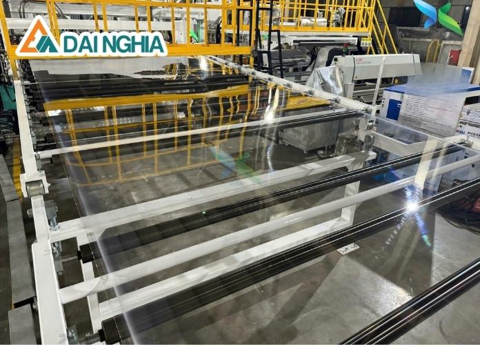 Vách ngăn tấm Polycarbonate chống giọt bắn