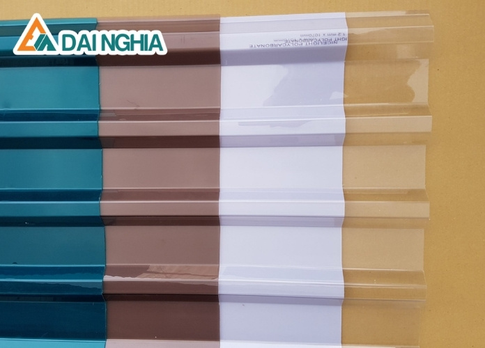 Báo giá tấm poly 9 sóng vuông dày 0.8mm