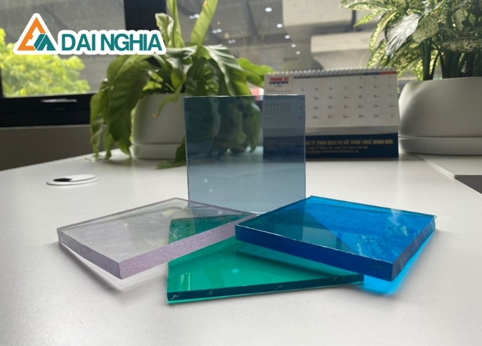 Báo giá tấm Poly đặc 1mm màu xanh lá