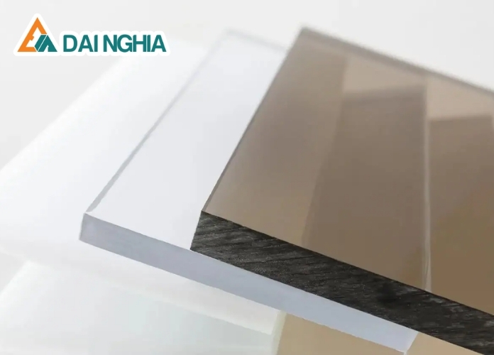 Mua tấm Poly đặc 1.6mm màu trà ở đâu giao nhanh?