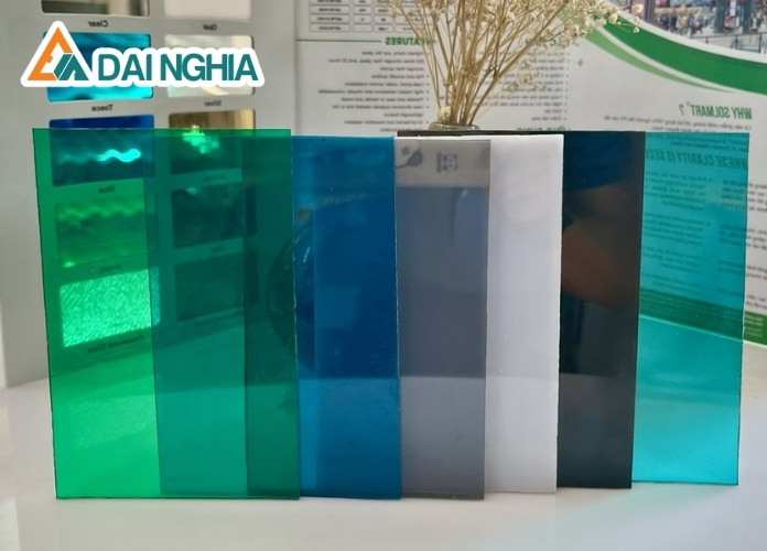 Mua tấm Poly đặc 2.4mm xanh biển giá tốt ở đâu?