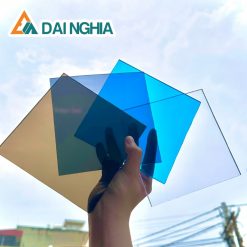 Tấm Poly đặc 2.2mm xanh biển là gì?