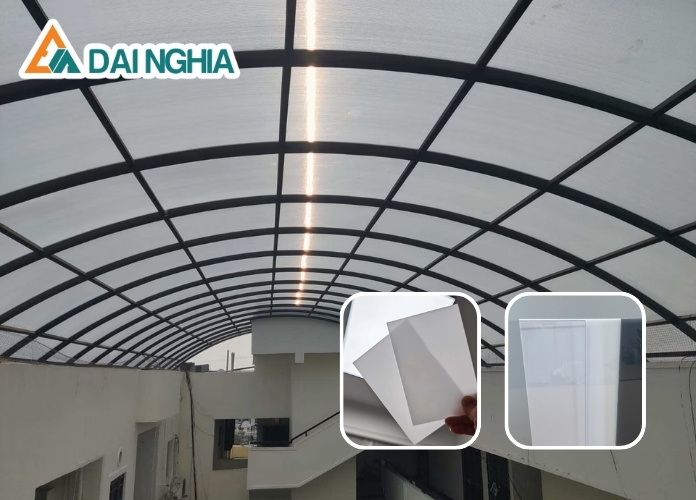 Tấm Poly đặc 2.4mm trắng sữa là gì?
