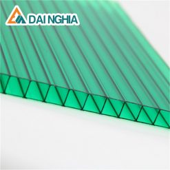 Tính năng nổi bật của tấm Poly rỗng 4mm xanh lá?