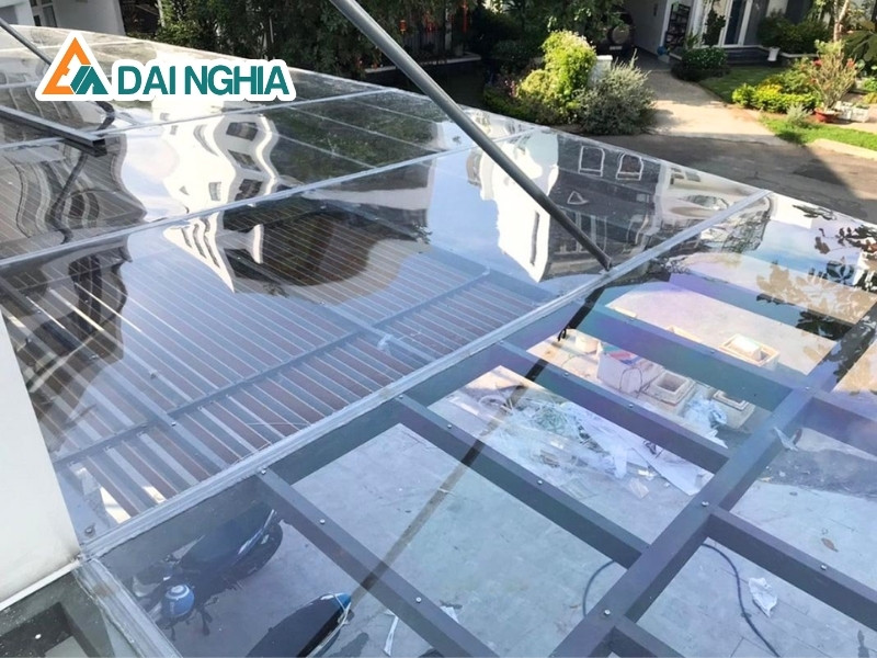 Cấu tạo tấm Poly đặc 2.7mm trắng trong