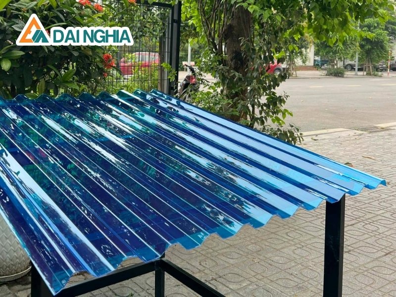 Tấm Poly sóng 0.6mm xanh biển là gì?