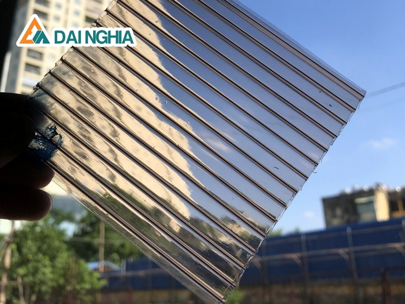 Tìm hiểu về tấm Poly rỗng 5mm màu trà